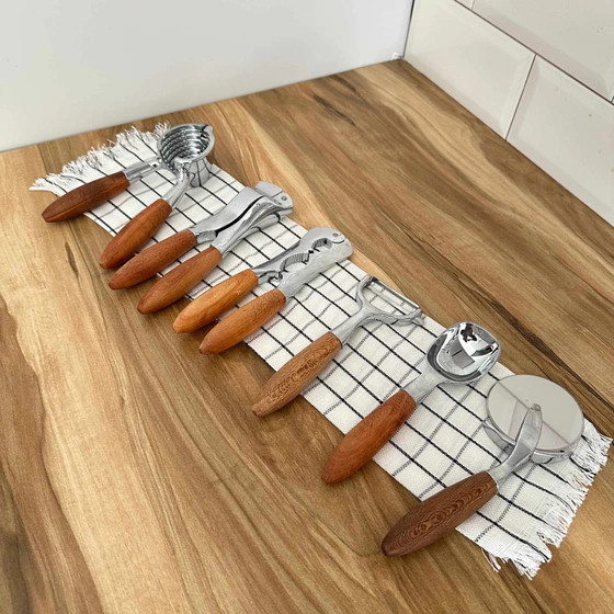 ابزار دسته چوبی بدیس